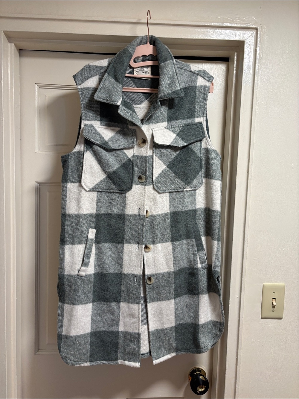 Ashley By 26 International Gray & White Plaid Sleeveless Shacket